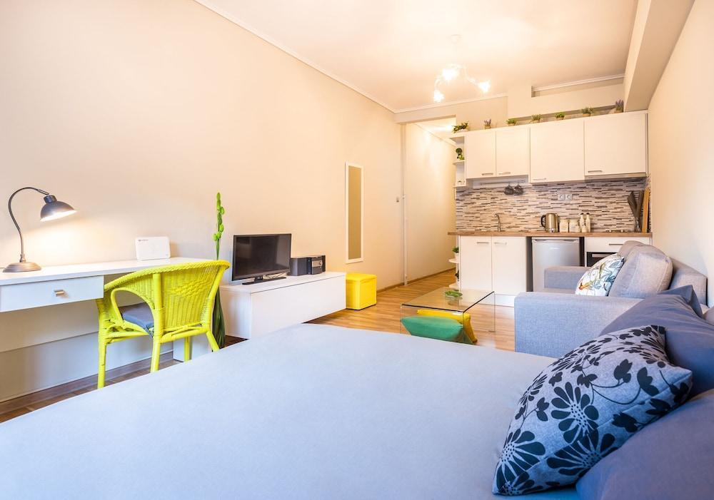 Exceptionally Located Studio Apartment Афіни Екстер'єр фото